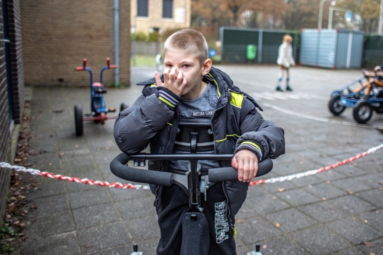 Buiten spelen bij groep Vlinder