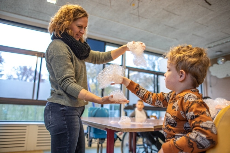 Spelen en voelen met schuim groep Vlinder