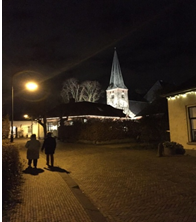 Lichtjeswandeling met kerk